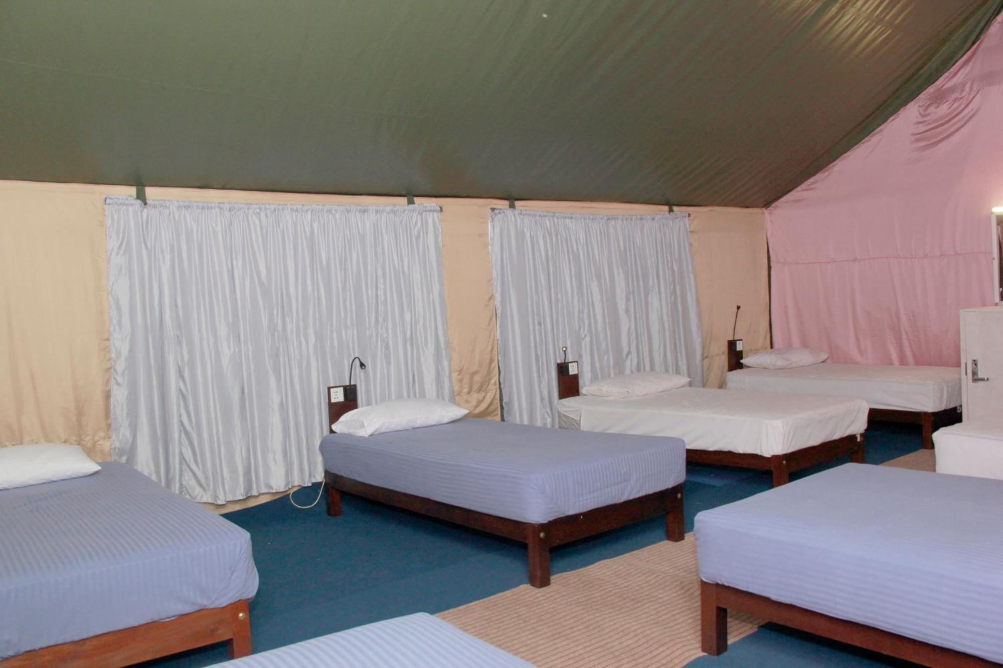 Traveler'S Haven Hostel At Colombo Intl Airport Katunayaka Exterior foto